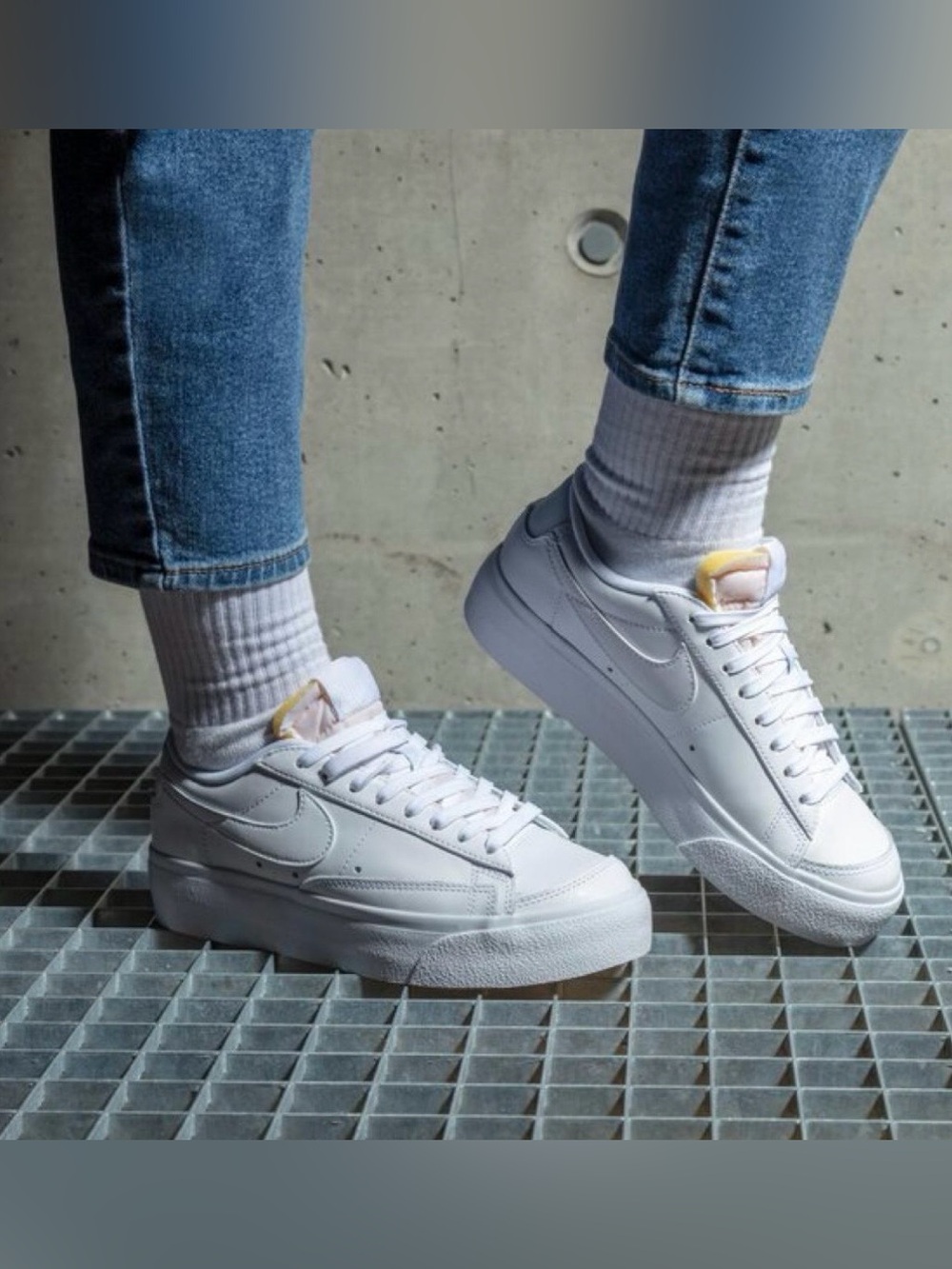 Nike | Women’s Triple White Leather Platform Blazer Low-Top Platform Shoes 10.5 - Picture 1 of 16